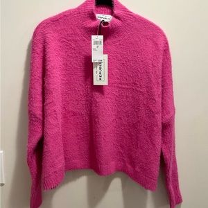 REPUBLIC crop top, super soft